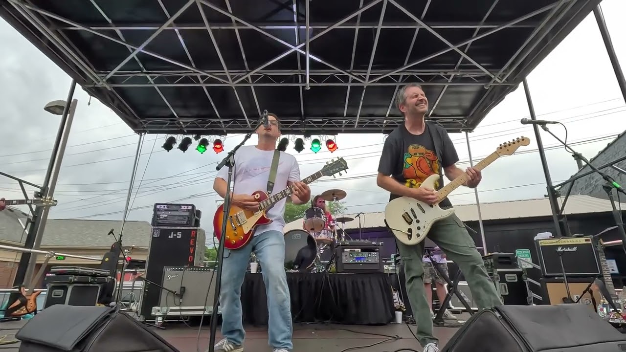 Hot Action Cop - House of Pain - Live at Fox Fest