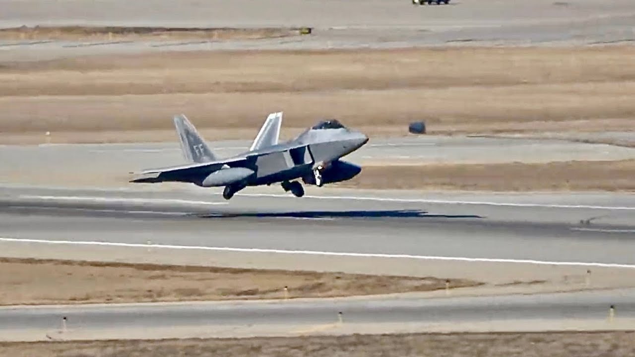 Pilot Retracts Gear 1 Second After Takeoff