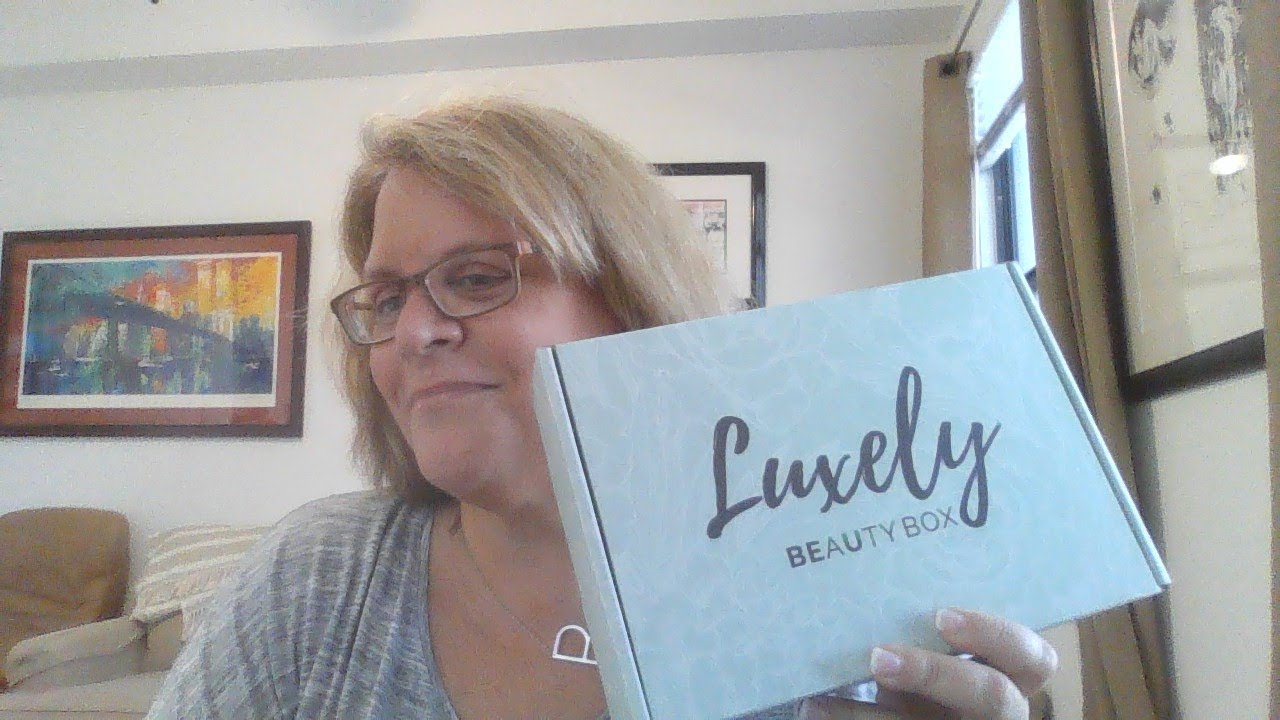 Luxely Beauty Box October 2021 - Last One??