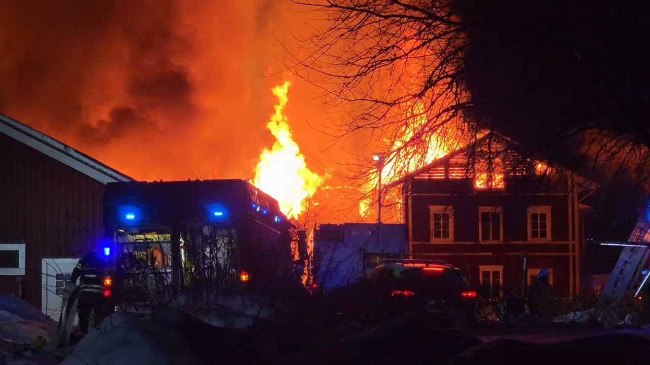 Järvsö: Omfattande brand i Löräng