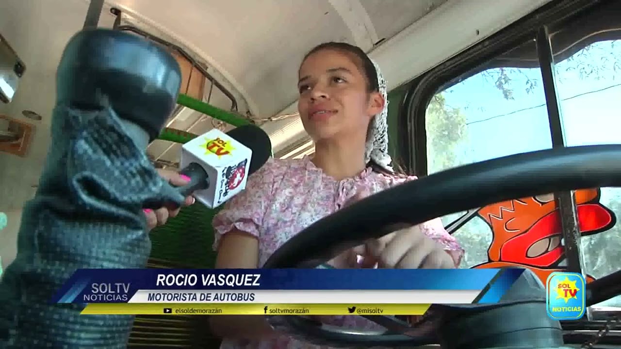 ROCIO, LA EJEMPLAR JOVEN MOTORISTA DEL AUTOBUS 328 A