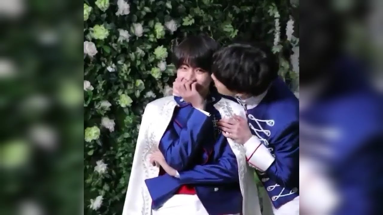 TAEKOOK KISS EACH OTHER 😭😭😭😭😭😭