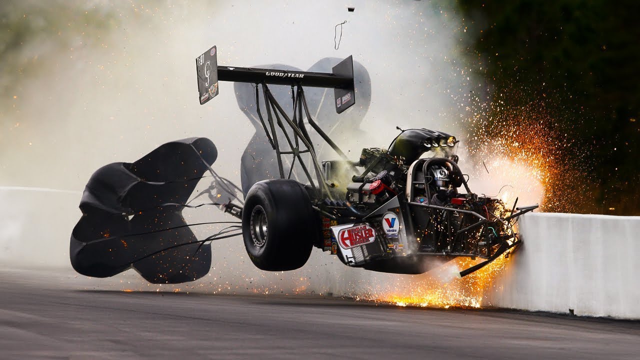 22 Peores Choques de Carreras de Drag Captados en C&aacute;mara!