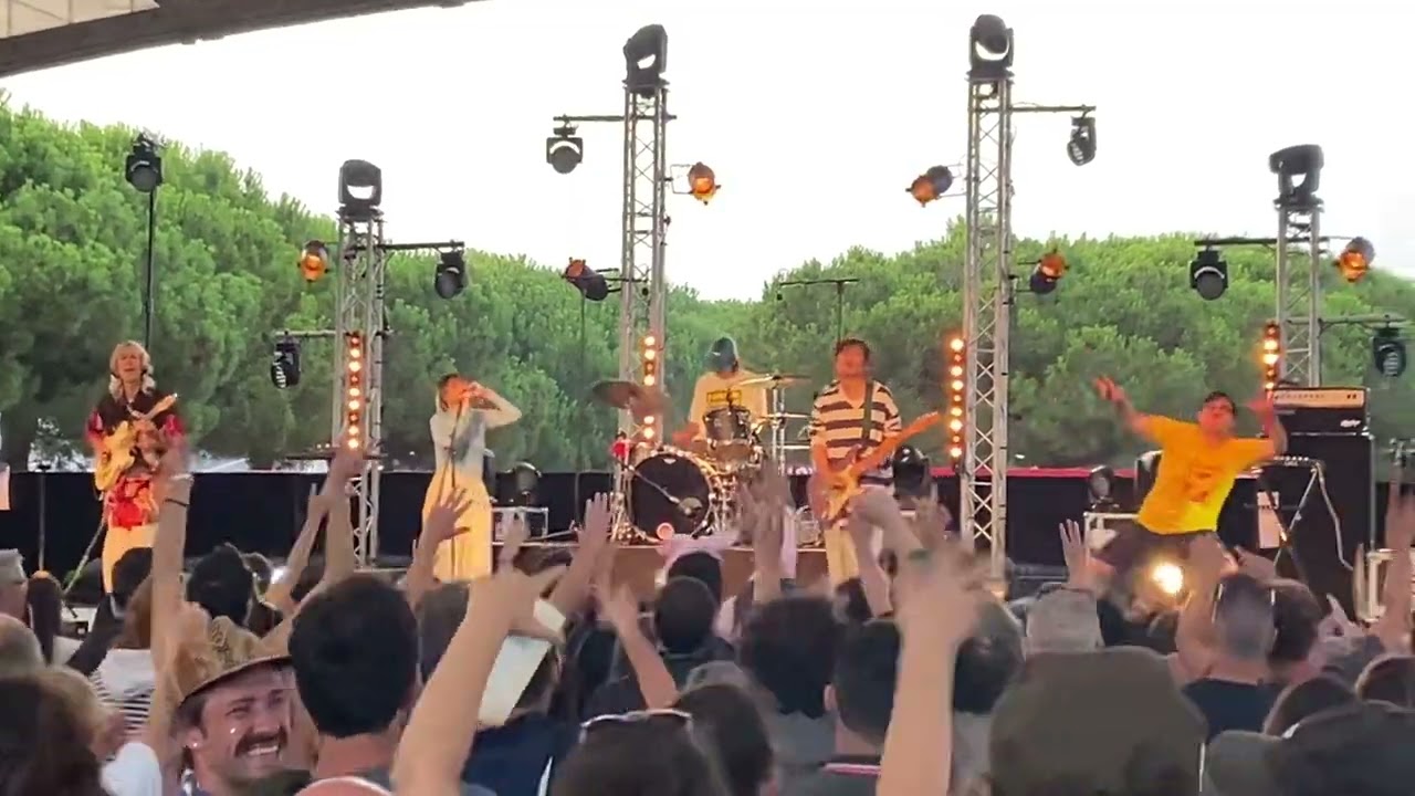 KIKI - Alive (Live at Festival Les Escales, France)