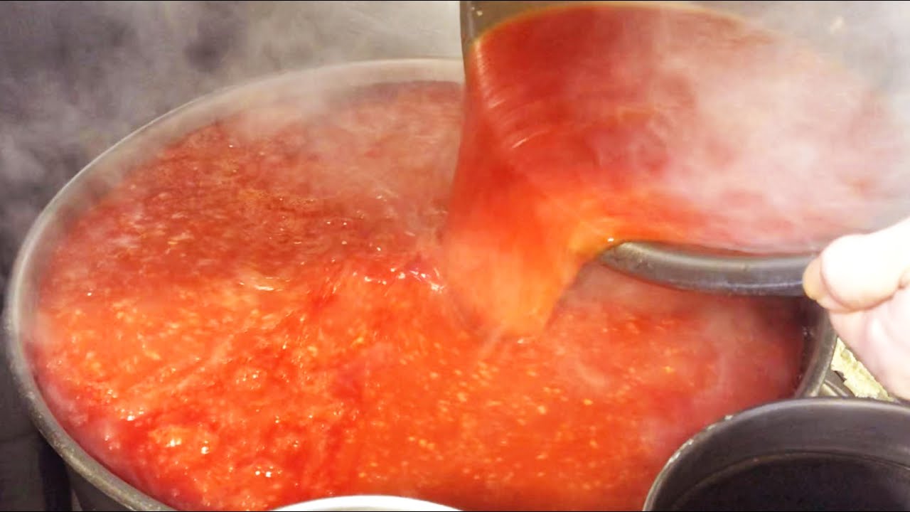 乾焼蝦仁【海老のチリソース】Fried shrimps with chili sauce.