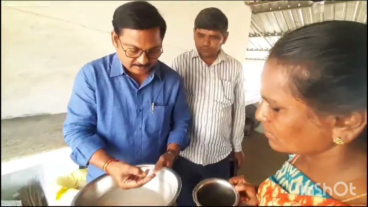 Demo on How to Cook Fortified Rice given by Prabhakar CMO SS SRIKAKULAM to MDM workers
