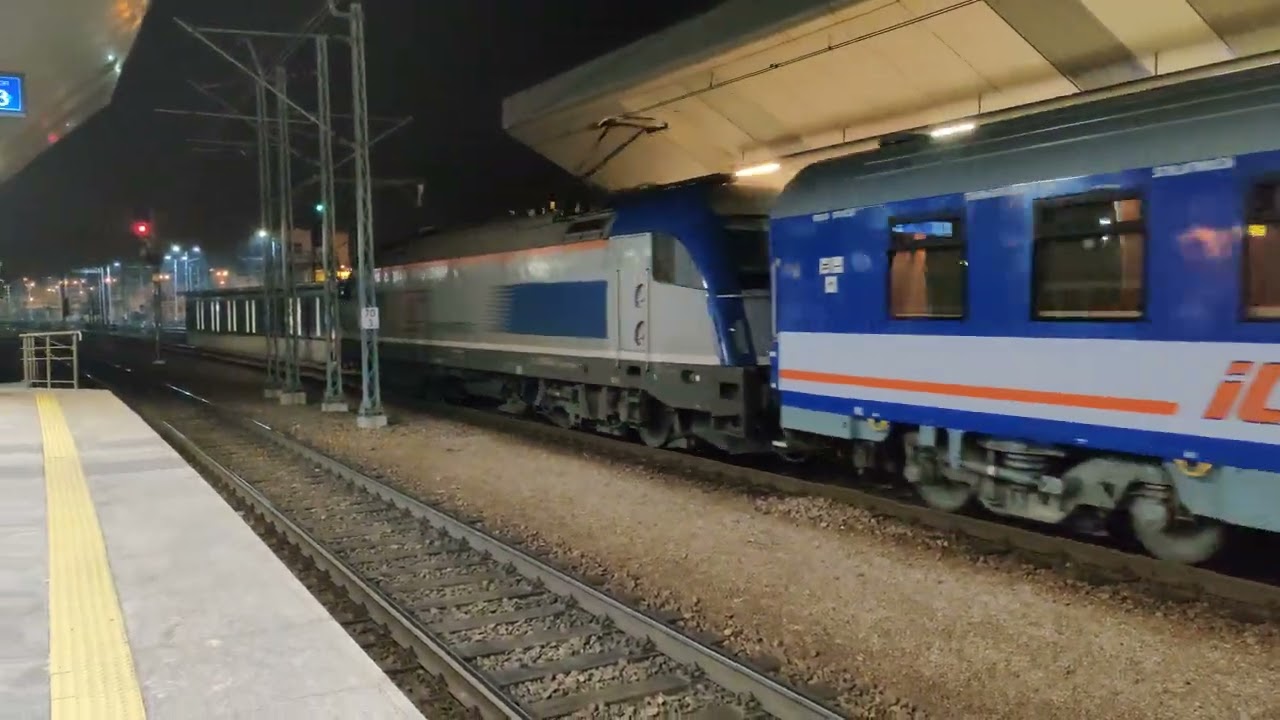 PKP ES64U4 departing Krakow Station