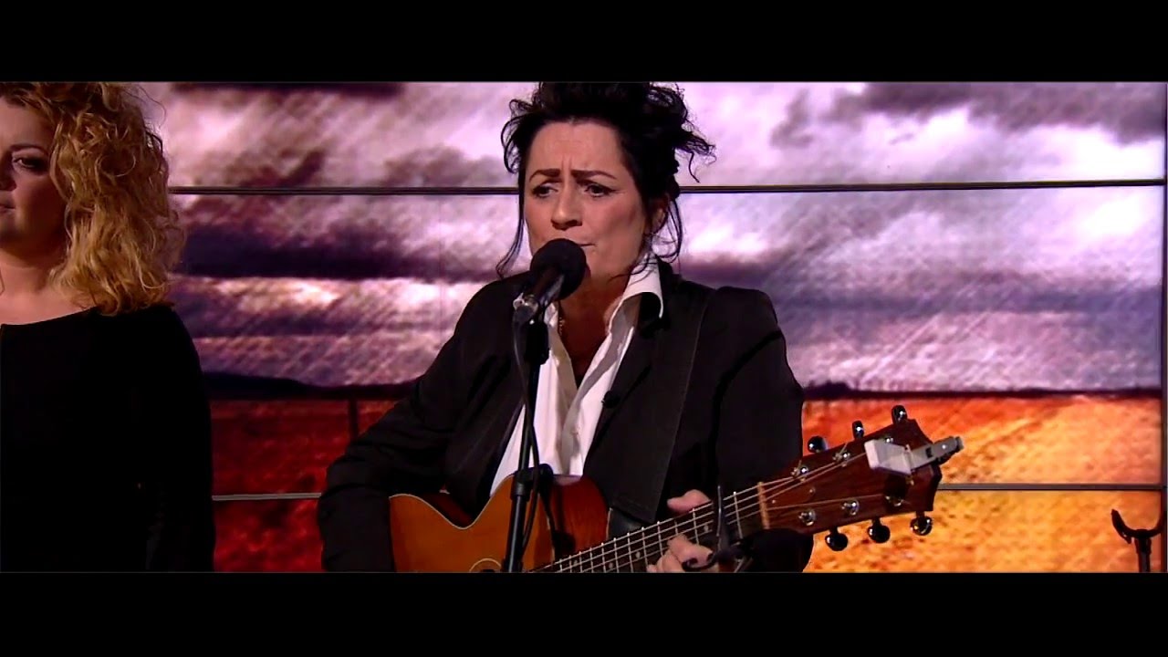 Ester Brohus Go' Morgen Danmark#AloneAndForsaken