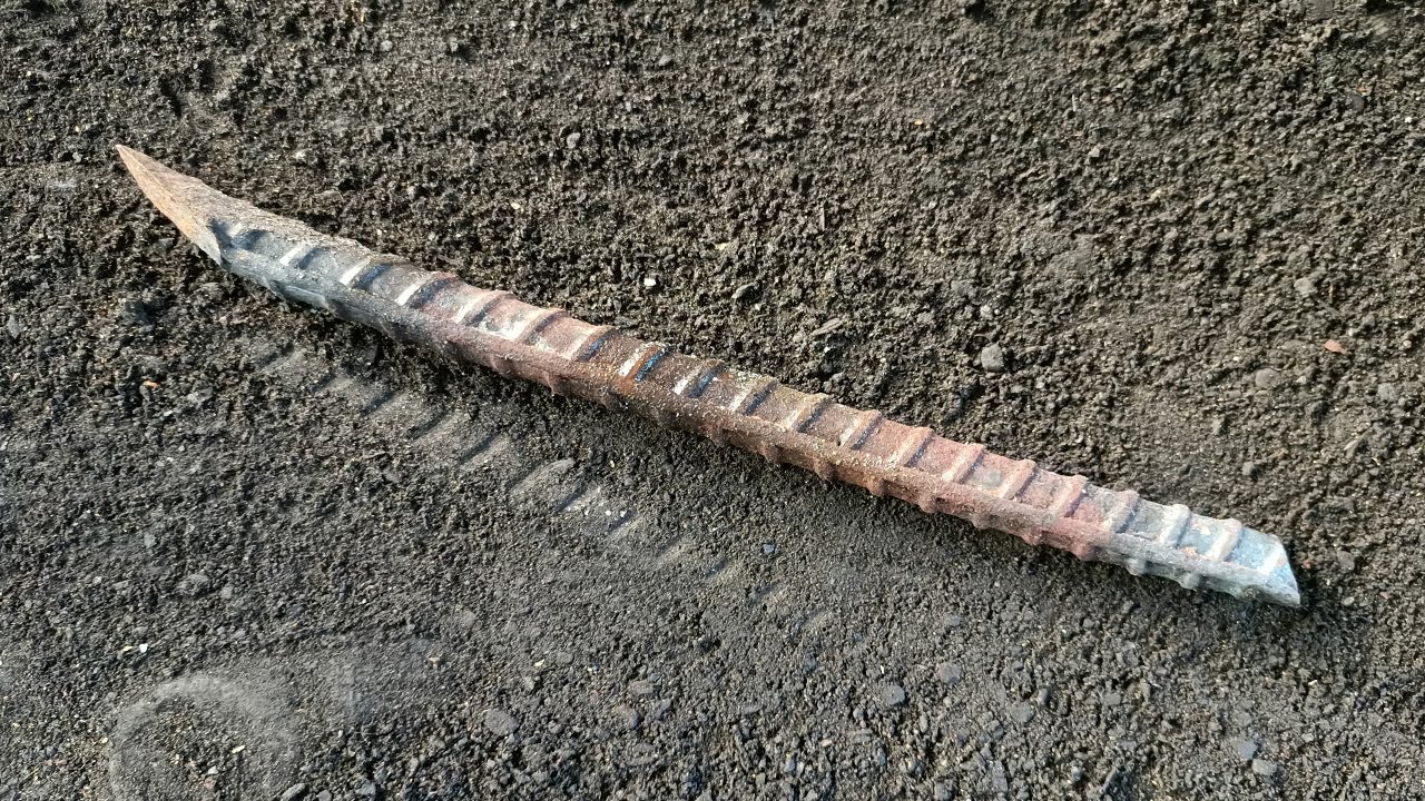 Blacksmith- How To Forge A Hand Sickle From Rusty Rebar