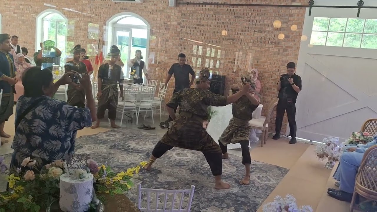 Persembahan silat semasa majlis akad nikah dan kenduri di Ghazi House, Hulu Langat, Selangor