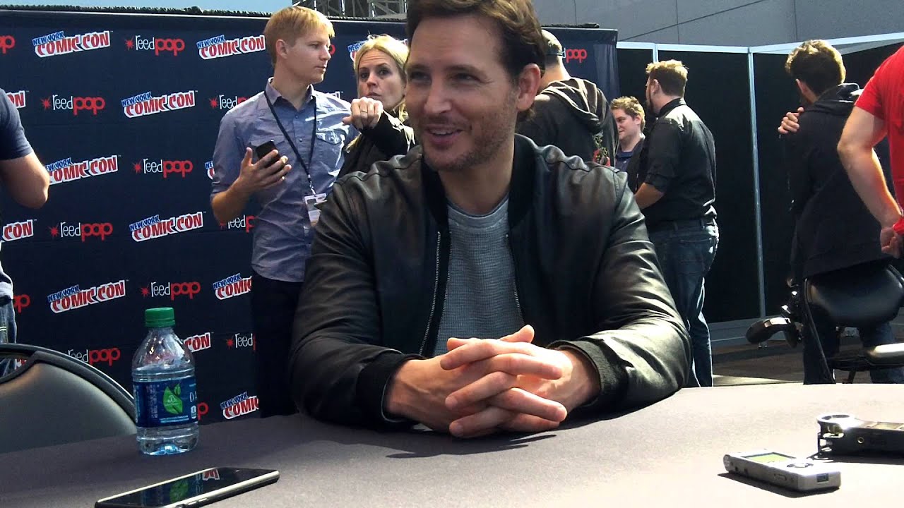 SUPERGIRL's Peter Facinelli at NYCC 2015