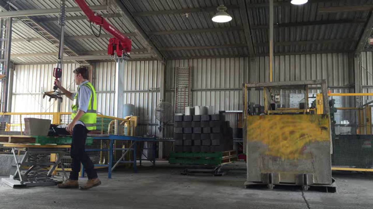 Lifting 100kg Stone Blocks with Quick-Lift Arm - Materials Handling