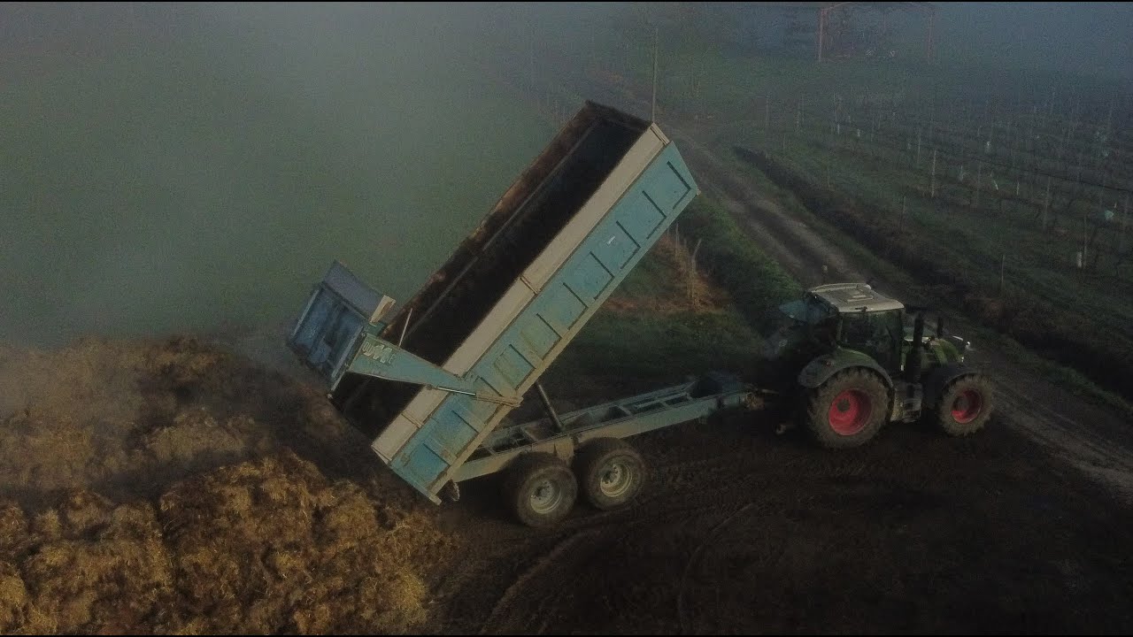 Curage de stabulation et transport de fumier 🐄  | FENDT 724 et FENDT 514