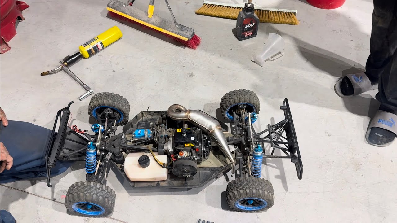 GIANT RC Car (HUGE) Losi 5T