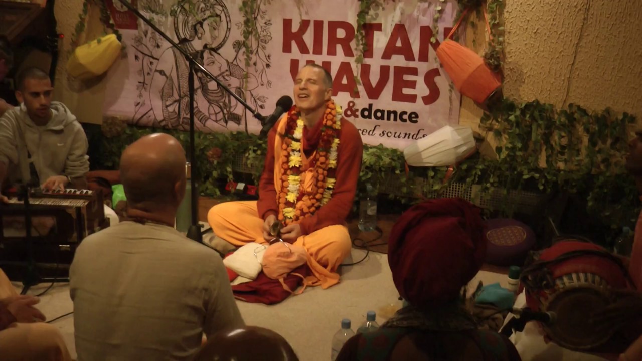HH Sacinandana Swami Kirtan (Friday)