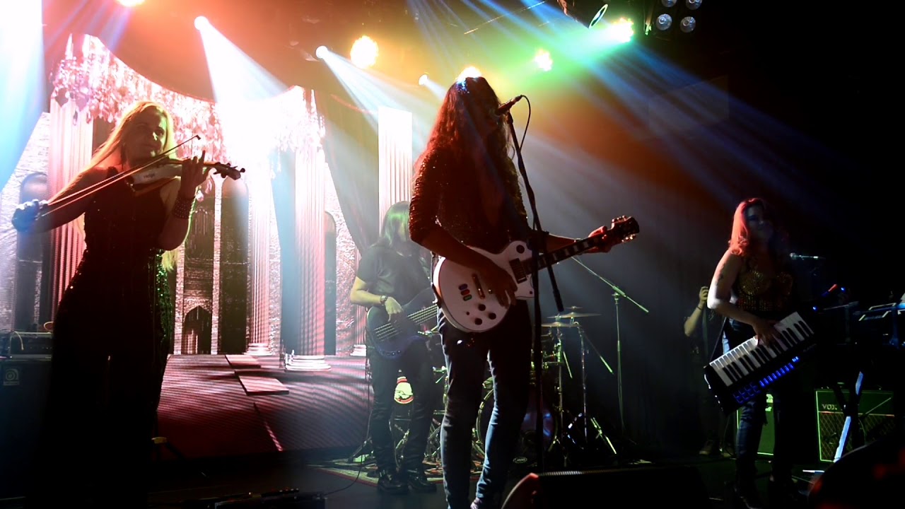 Kitakan Bersama (Muzza) mash-up with Vio Pipe (Butterfingers) LIVE