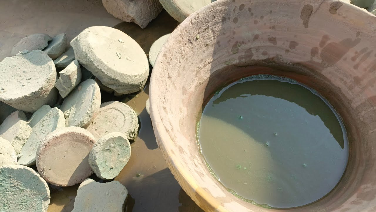 Asmr. Masterpiece green mud dirt water crumbling