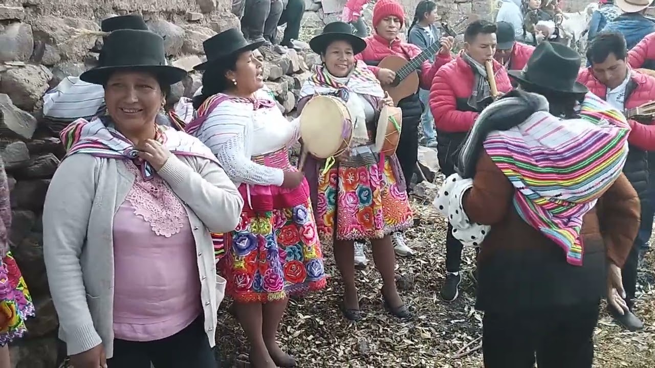 Herranza de la familia Estrada Gamboa San Mateo Churcampa 2022 para el Perú y el mundo