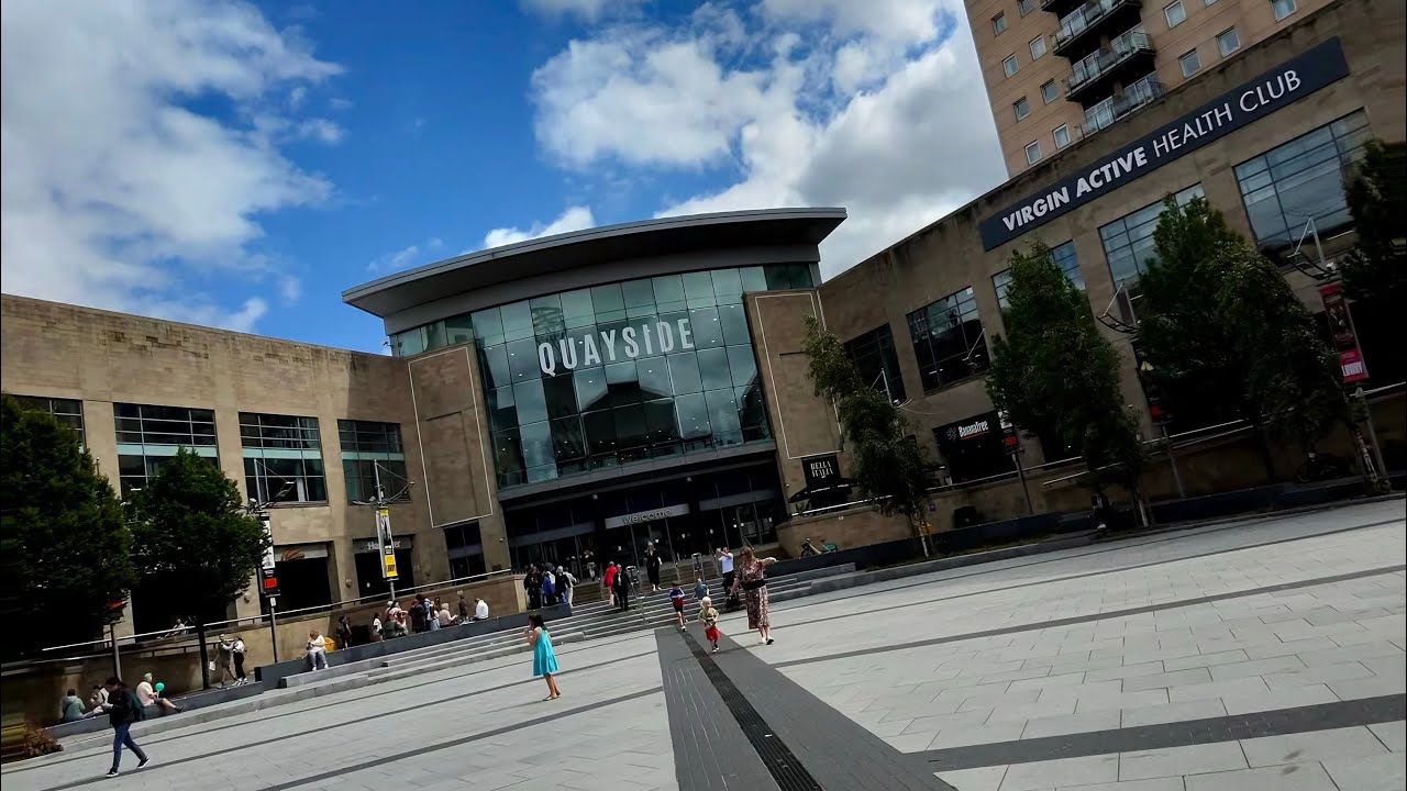 Quayside shopping & stroll along in lovely weather / Salford Quays Manchester 