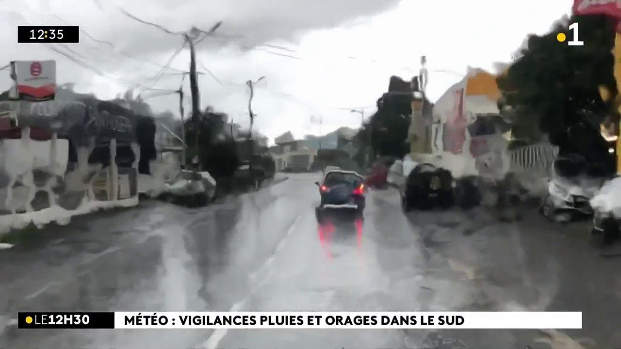Mauvais temps, le sud bois la tasse avec les fortes pluies