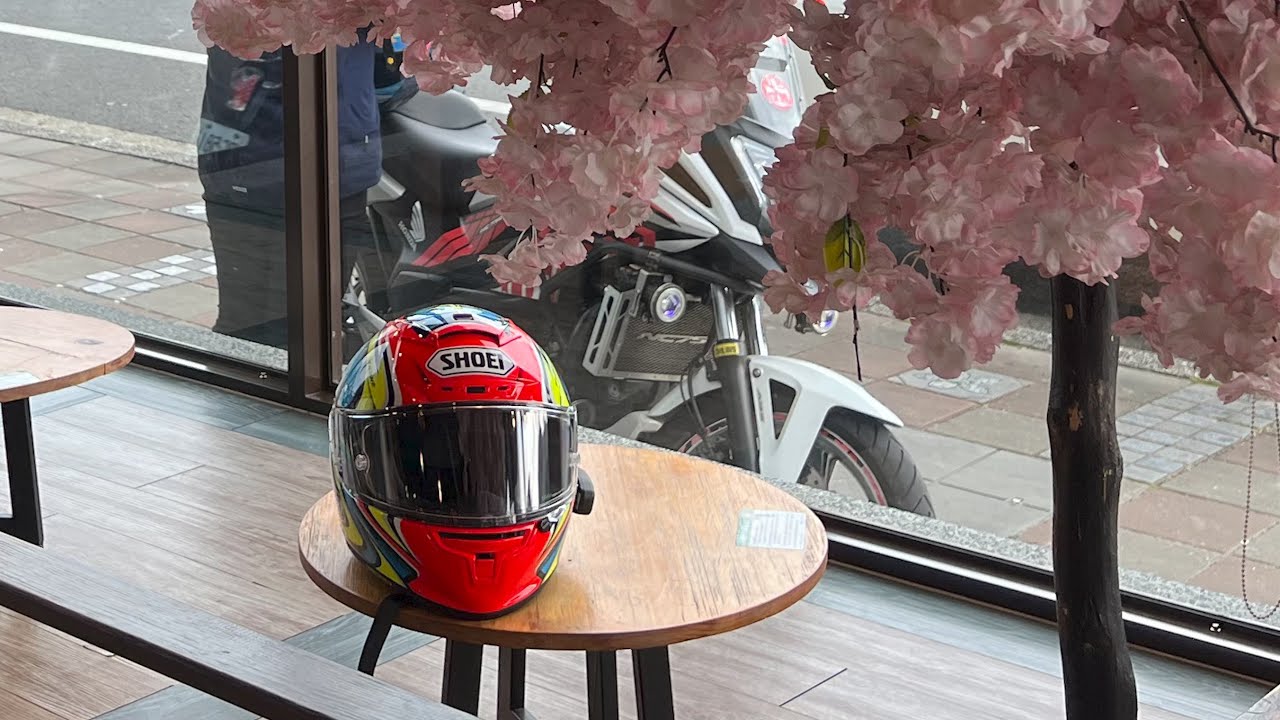 這次是真的要吃土了  SHOEI X14跟傳說中的不一樣+店員安全帽解說教學 +SHOEI X14開箱使用心得