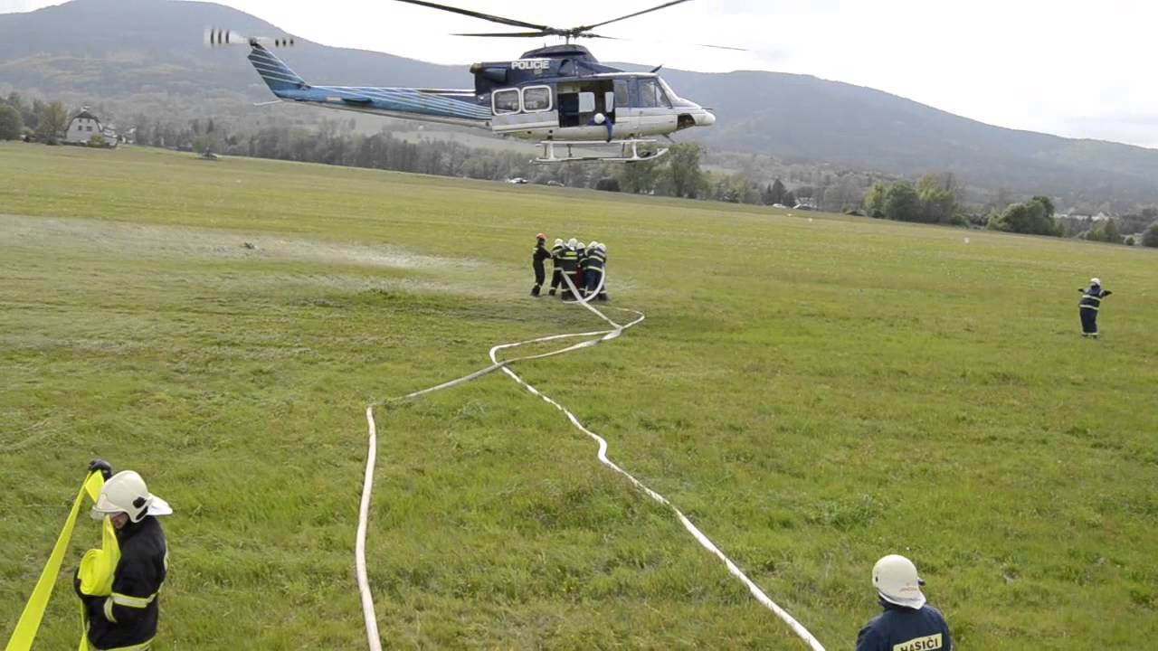 Nácvik plnění Bambi vaku pro letecké hašení
