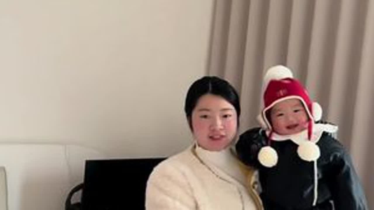 我们七个半月了，能吃一整个鸡蛋黄加两勺米粉，你们宝宝几个月开始吃辅食的呢