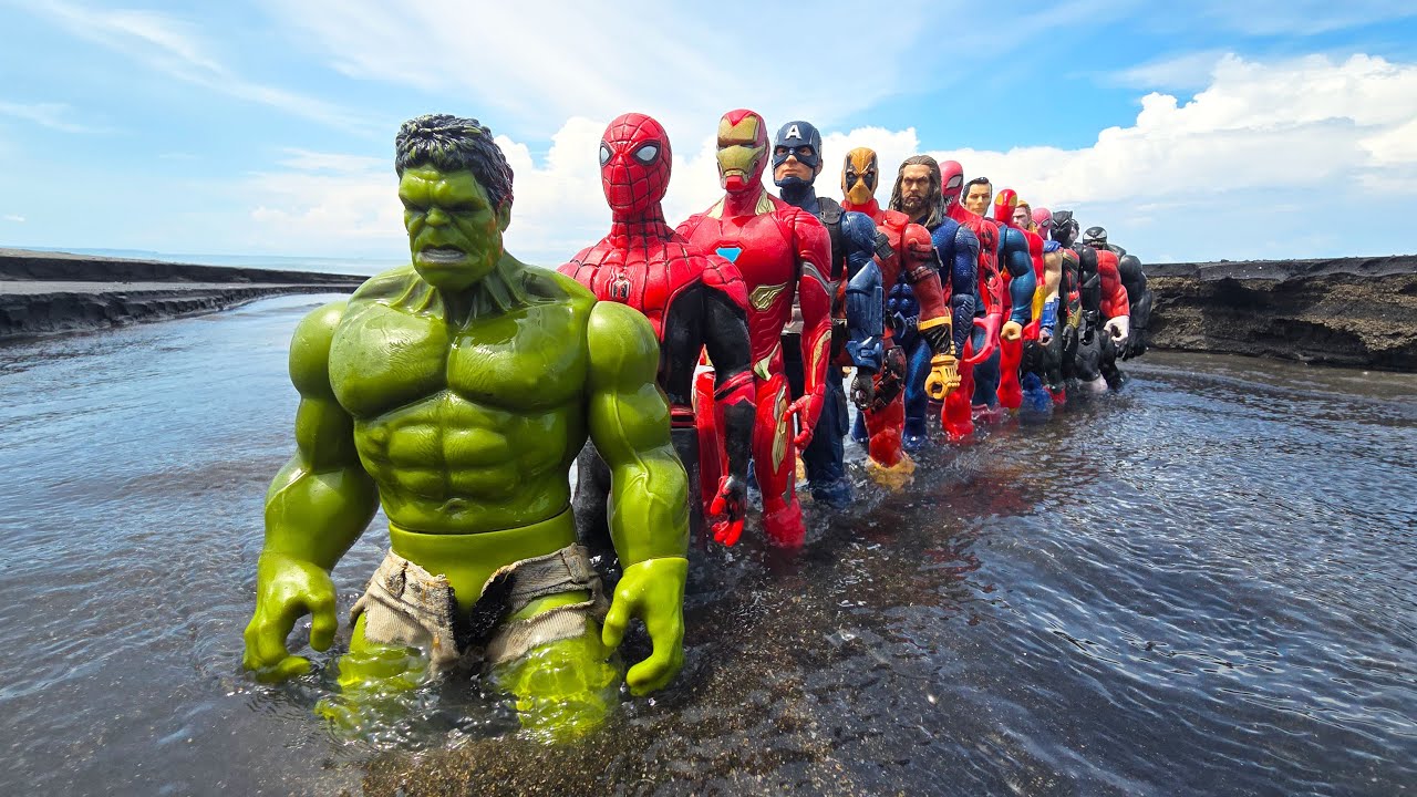 AVENGERS FIGURE COLLECTION RESTORATION, SPIDER-MAN MILES, CAPTAIN AMERICA, HULK, SUPERMAN #29