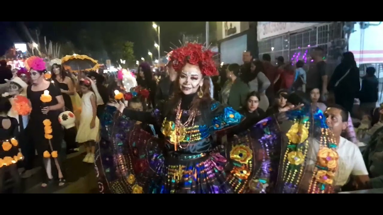 Como se vive la muerte en México.  * Catrina Tequilera *