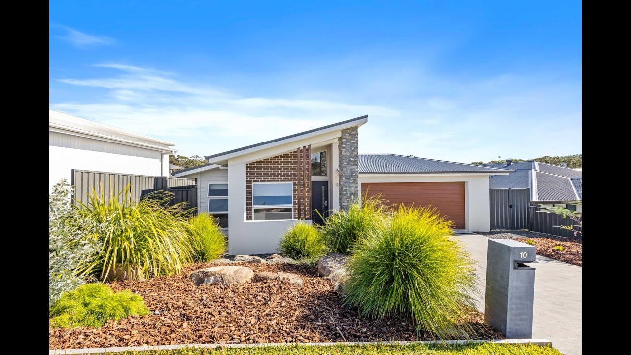 10 Galiga Crescent Dolphin Point - Modern Coastal Haven at Dolphin Point