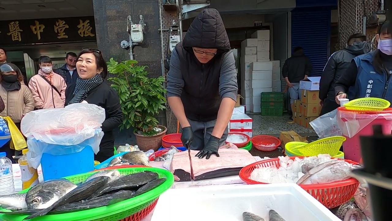 不買魚 那我們賣拔辣好了 #中彰海王子 #烏日火車站 #海鮮叫賣 #海鮮拍賣
