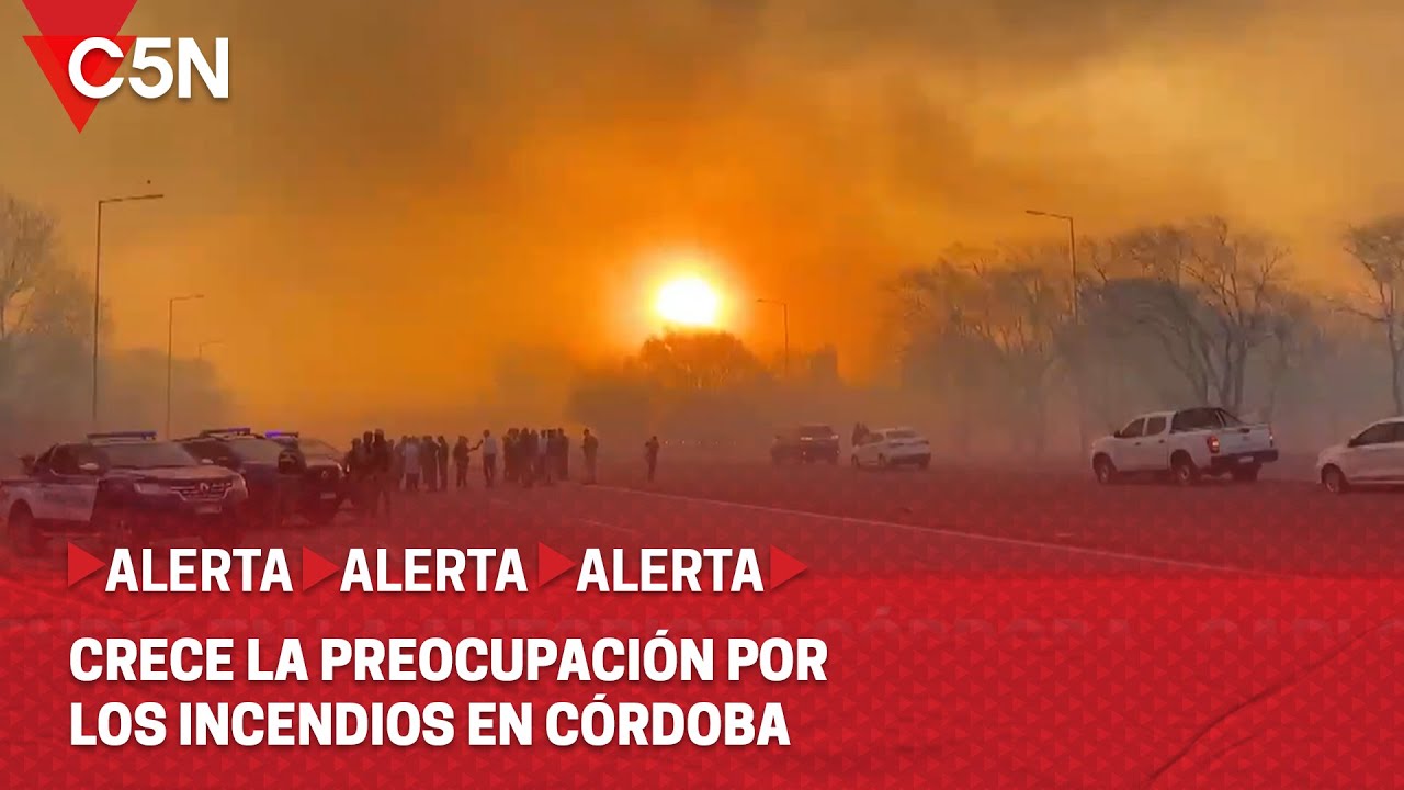 Continúan los INCENDIOS en CÓRDOBA: CUATRO BOMBEROS sufrieron HERIDAS