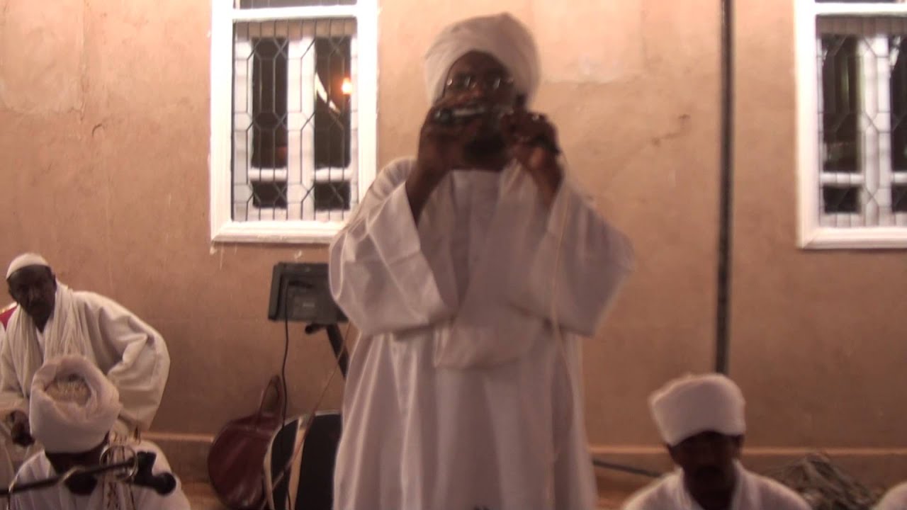 شيخ عبد الله الحبر _ ينشد _ أنا دائما يا نور كل مليح بين الكناية فيك والتصريح _ آل بركات 2013 م