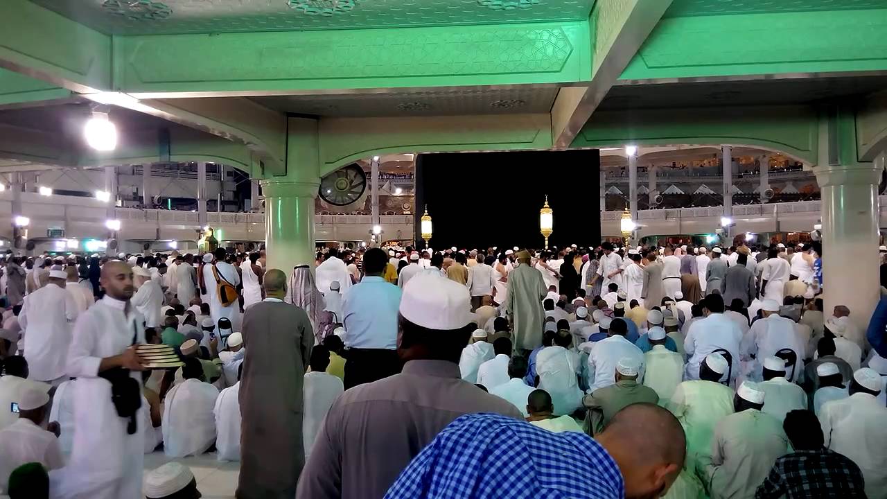 Kabe de Sabah Ezanı (kabe imamı Mahir)