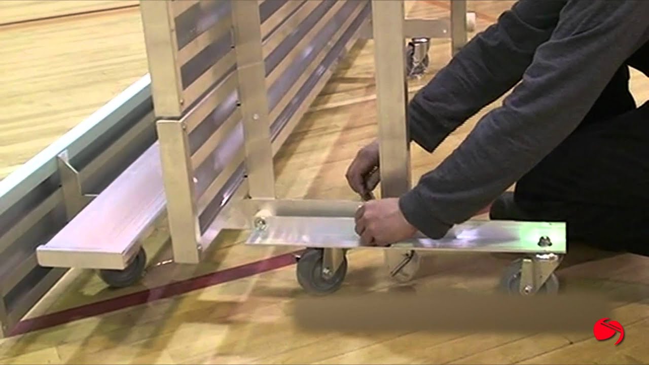 Gradins mobiles &laquo;&nbsp;Tip 'N' Roll&nbsp;&raquo;