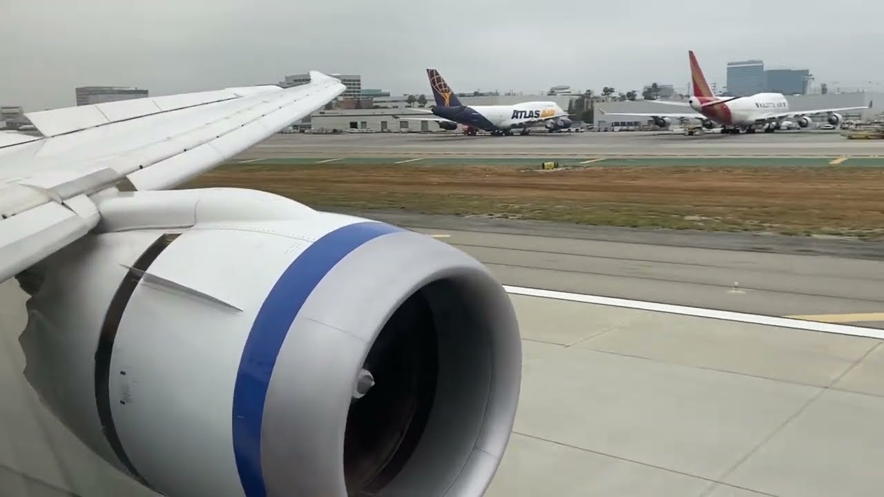 United Airlines Boeing 787-10 Landing in Los Angeles (LAX)