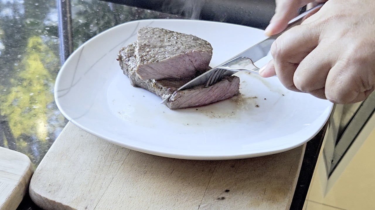 Stek z rostbefu pieczony w Air Fryer Cosori