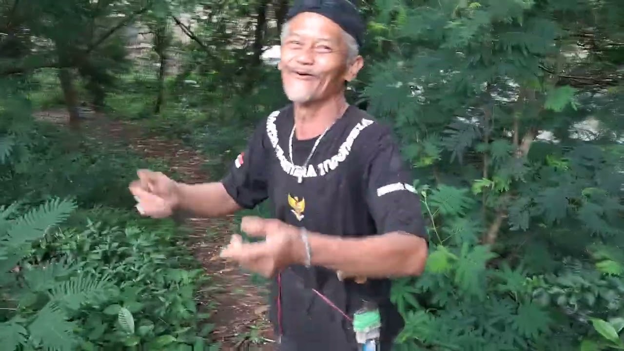 Ngaprak di temeni #kuncen #lewikunci  #abah yaya dgn #gugug nya yg #setia mengawal nya, #dago #bdg,