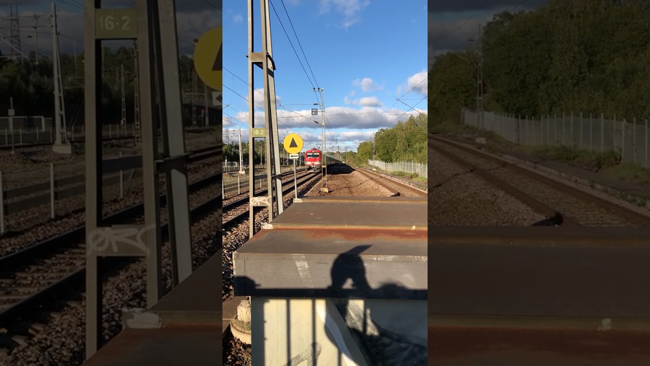 Sn&auml;llt&aring;get 193 passerar Flemingsberg, filmat med ​⁠@T&aring;gspaning #trainspotting