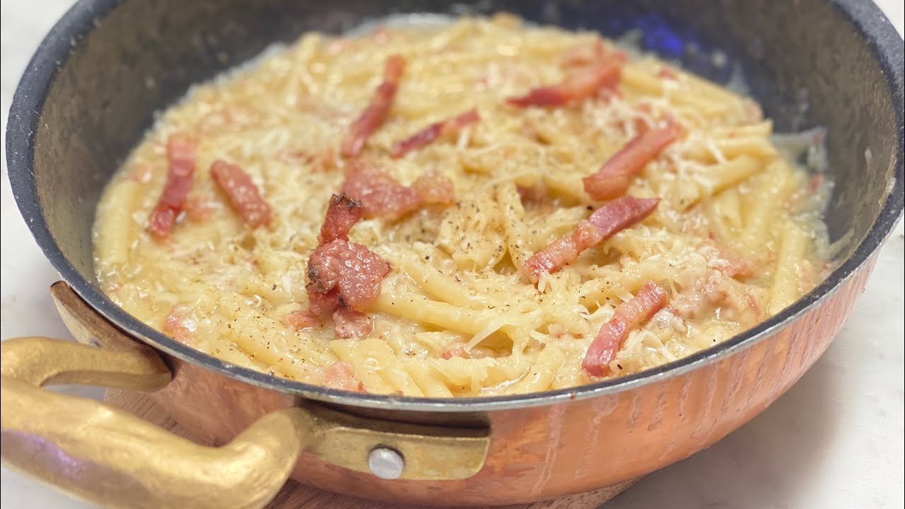 Pennette cipolle novelle guanciale e pancetta.