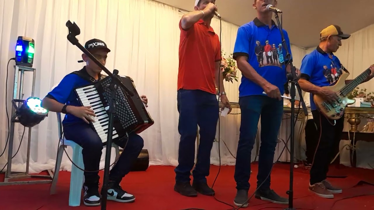 Benedito e Igor tocando  no evento  .