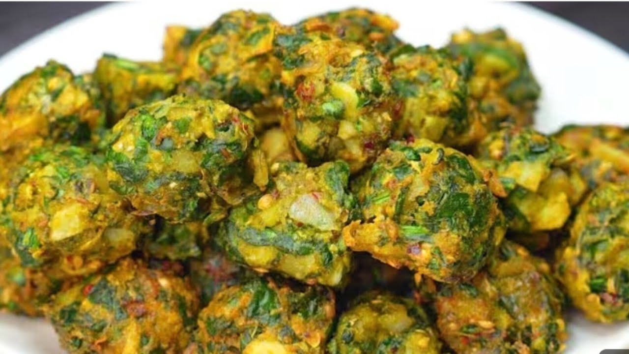 Crispy palak Pakora Recipe | Pakoray Banane Ka Tarika | Ramzan Iftar Snack | pyaz Pakora