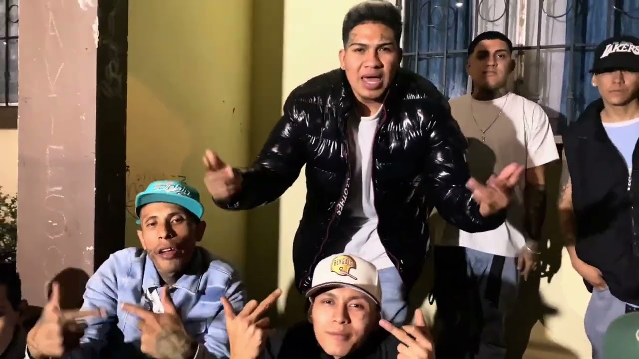 Liirica perrona(video oficial)El docis…..
