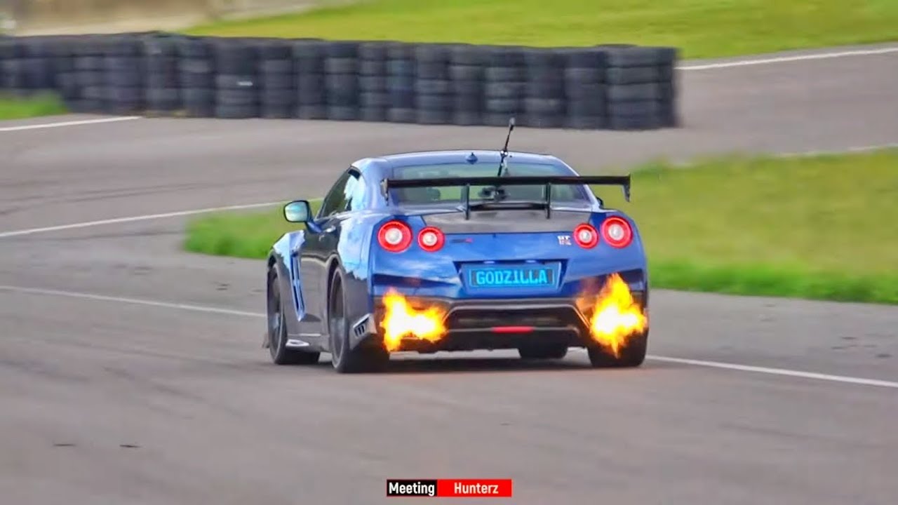 40+ Nissan GTR's On Track, HUGE Flames! - 1200HP GTR, Libery Walk R35, JM1800R GTR And More!