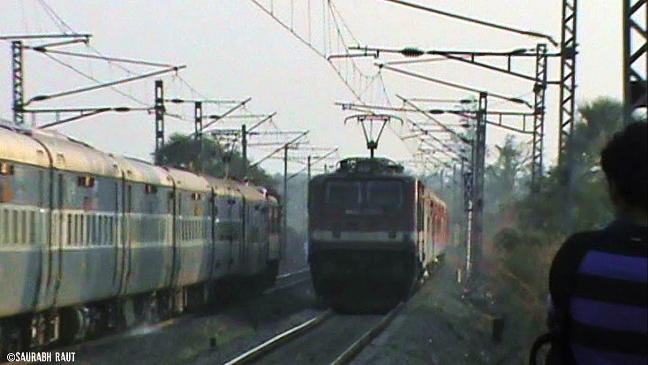Royals Crossing at MPS: WAP4 Swaraj Express Crosses WAP4 New Delhi Premium