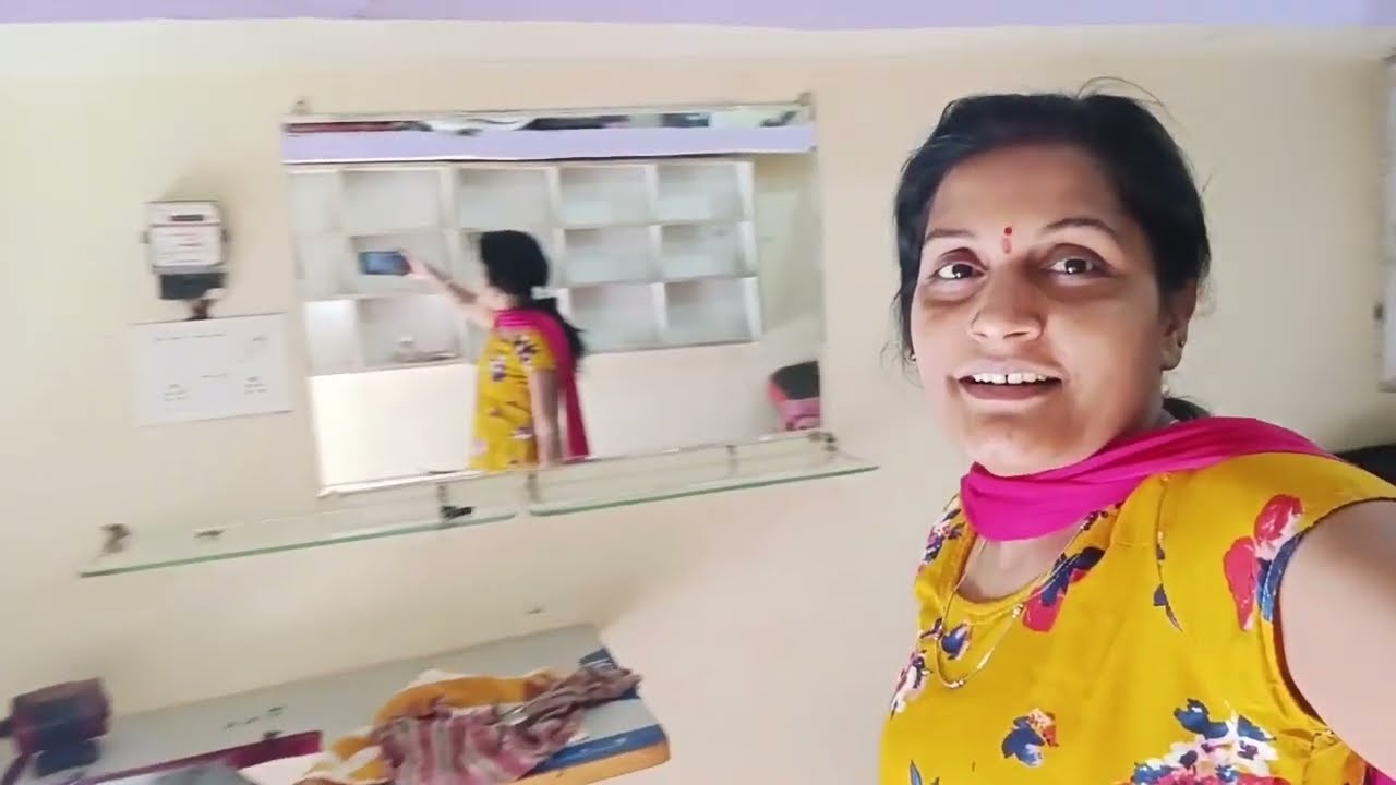 फाइनली आज पार्लर का फर्नीचर सेट हो गया 