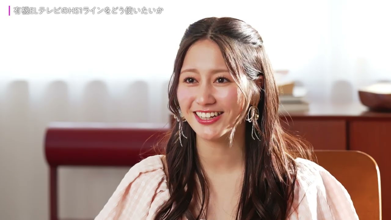 佐々木彩夏（ももいろクローバーZ）が「AQUOS QD-OLED」HS1ライン、「AQUOS XLED」HP1ラインで、ももクロ＆ソロコンのライブ映像を振り返る