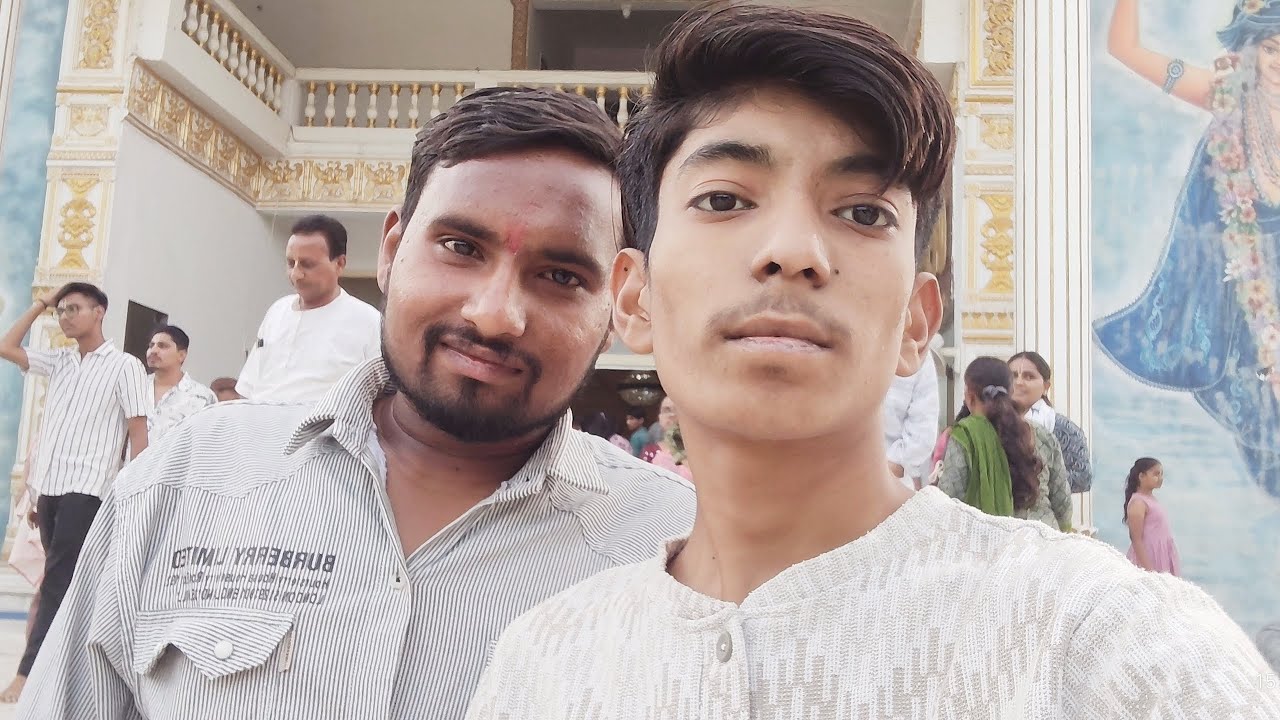 Me aur prafull bhai gye the iskon mandir 😎❤️😇🌸 radhe radhe 🙏🏻