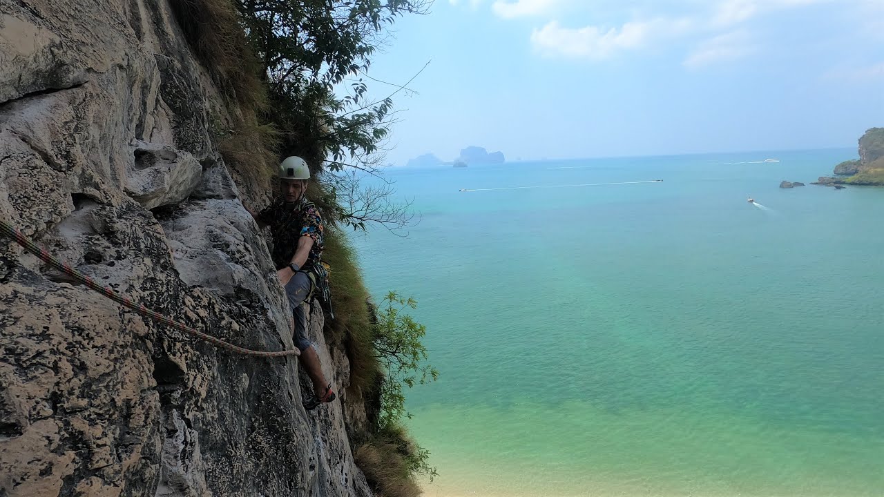 Multipitch Humanality 6b+/ 110m/ Thailand Krabi