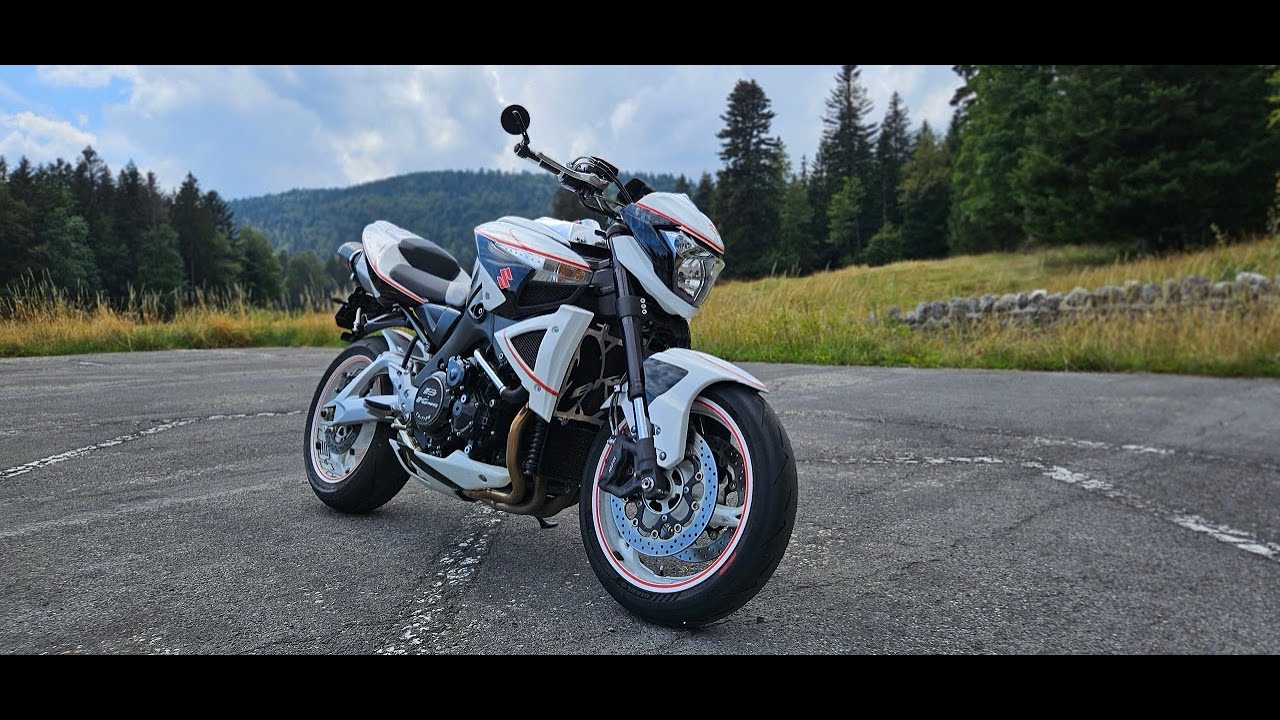 SUZUKI B-KING, CE MONSTRE A UN MOTEUR D'HAYABUSA !!!